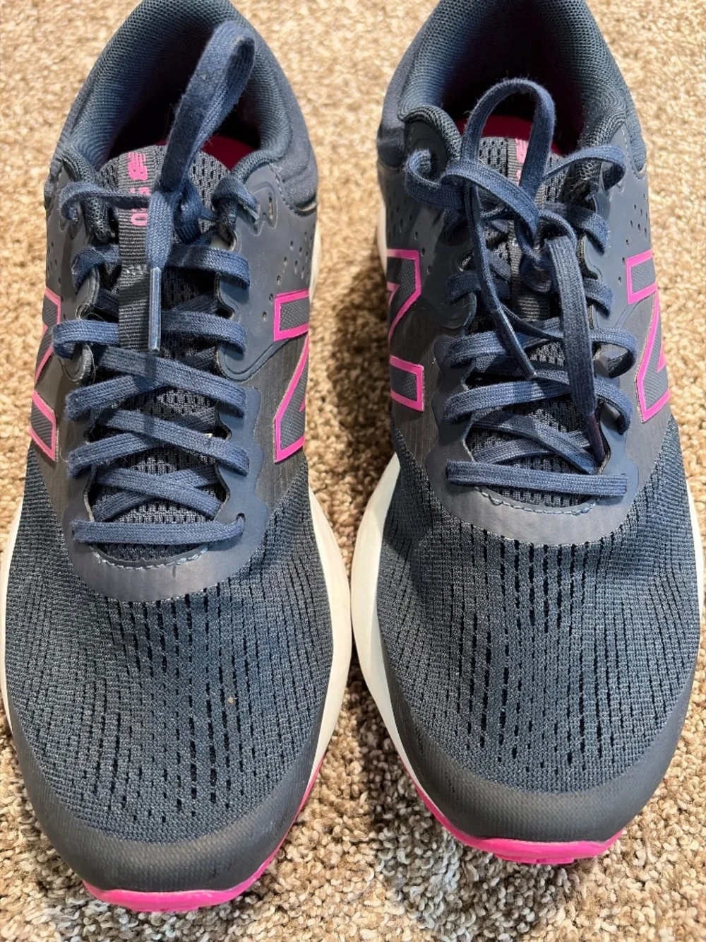 New Balance 520 v7 women’s running sneakers size 11
